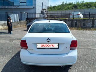 2014 Volkswagen Polo V, белый, 910000 рублей, вид 5