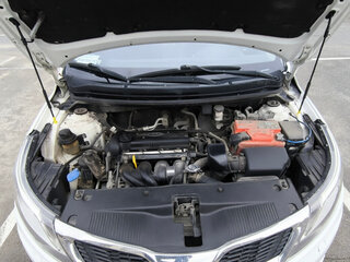2014 Kia Rio 6-speed III, белый, 800000 рублей, вид 5