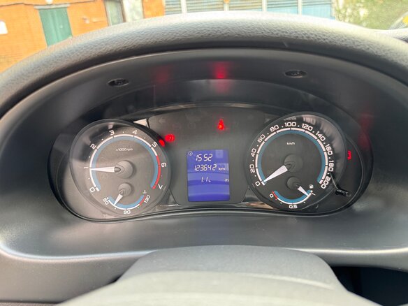 2015 Lada (ВАЗ) Priora I Рестайлинг, серебристый, 650000 рублей - вид 7