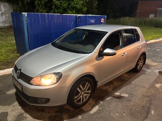 2011 Volkswagen Golf VI, серебристый, 830000 рублей, вид 2