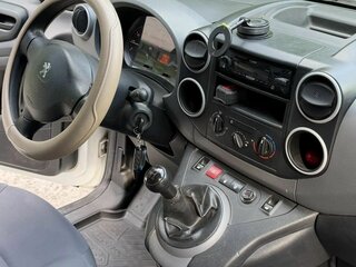 2013 Peugeot Partner II Рестайлинг, белый, 600000 рублей, вид 4
