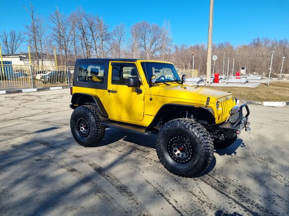 2008 Jeep Wrangler III (JK), жёлтый, 4050000 рублей - вид 1
