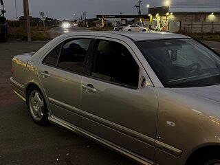 1999 Mercedes-Benz E-Класс 200 II (W210, S210), серебристый, 380000 рублей, вид 5