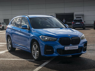 2020 BMW X1 20i xDrive II (F48) Рестайлинг, синий, 3400000 рублей, вид 3