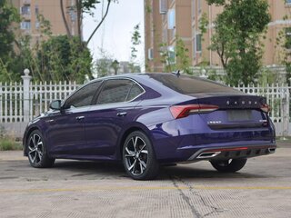 2023 Skoda Octavia IV (A8), фиолетовый, 1560000 рублей, вид 4