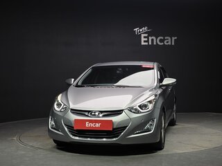 2016 Hyundai Avante VI, серебристый, 975000 рублей, вид 2