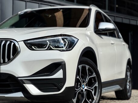 2022 BMW X1 18i sDrive II (F48) Рестайлинг, белый, 1991000 рублей, вид 5