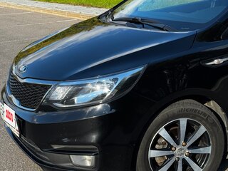 2015 Kia Rio III Рестайлинг, чёрный, 1300000 рублей, вид 2