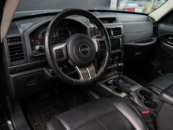 2011 Jeep Cherokee IV (KK), чёрный - вид 13