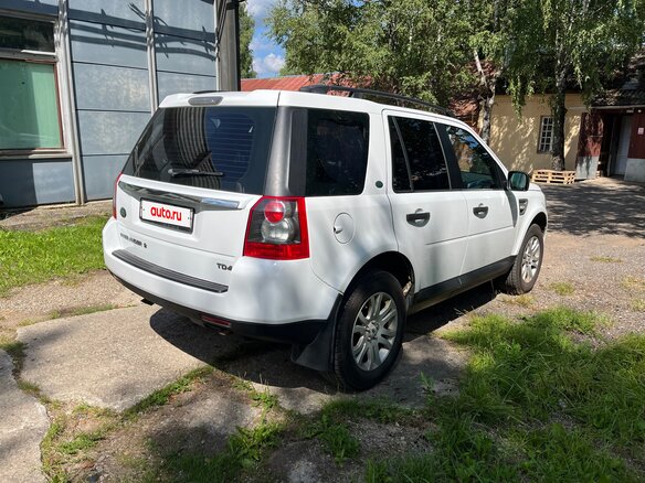 2011 Land Rover Freelander II Рестайлинг, белый, 1500000 рублей - вид 6