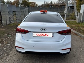 2019 Hyundai Solaris II, серебристый, 900000 рублей, вид 3