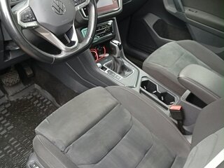 2021 Volkswagen Tiguan II Рестайлинг, коричневый, 1950000 рублей, вид 4