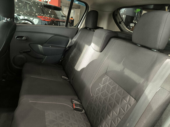 2017 Renault Sandero Stepway II, бежевый, 830000 рублей - вид 11