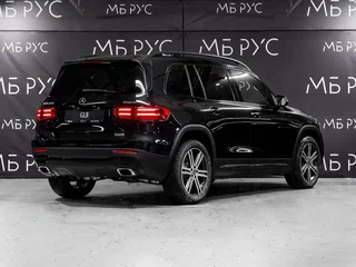 2025 Mercedes-Benz GLB 220 I (X247) Рестайлинг, чёрный, 6156800 рублей, вид 4