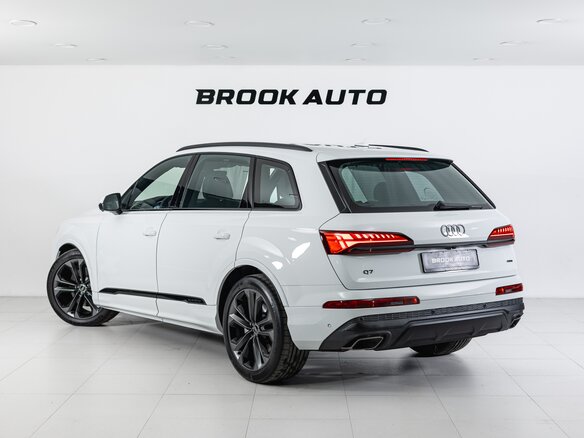 2024 Audi Q7 55 TFSI II (4M) Рестайлинг 2, белый, 11390000 рублей - вид 3