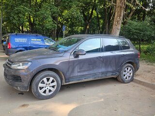 2011 Volkswagen Touareg II, чёрный, 1280000 рублей, вид 3