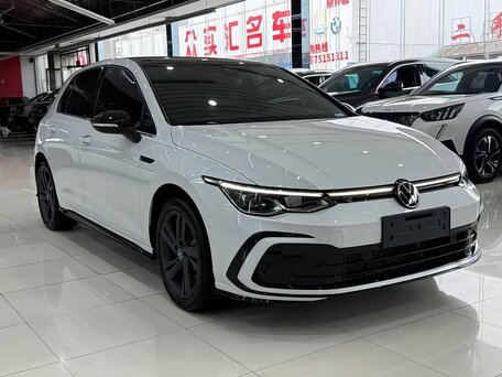 2023 Volkswagen Golf VIII, белый, 2140000 рублей, вид 3