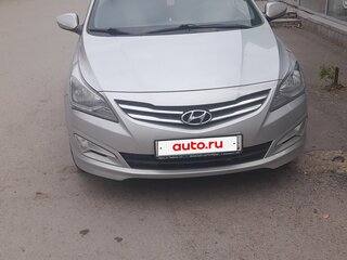 2016 Hyundai Solaris I Рестайлинг, серебристый, 700000 рублей, вид 1