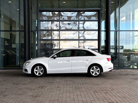 2019 Audi A3 III (8V) Рестайлинг, белый, 1649000 рублей, вид 4