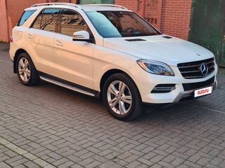 2013 Mercedes-Benz M-Класс 400 III (W166), белый, 2200000 рублей, вид 3