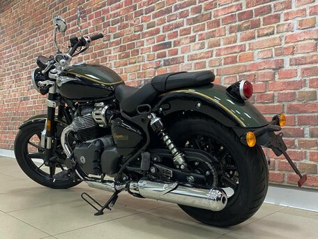 2026 Royal Enfield Super Meteor, зелёный, 773000 рублей, вид 3