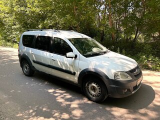 2017 Lada (ВАЗ) Largus Cross I, белый, 550000 рублей, вид 4