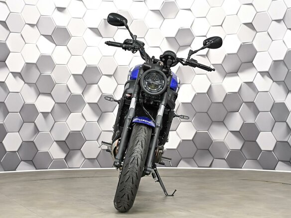 2026 Yamaha XSR700, синий - вид 4