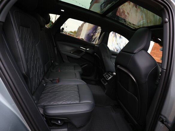 2026 Audi Q5 L III (GU), серый, 6300000 рублей - вид 32