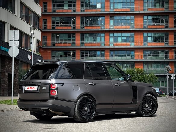 2018 Land Rover Range Rover IV Рестайлинг, серый, 5475000 рублей - вид 5