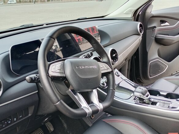 2024 Forthing T5 EVO, чёрный, 2100000 рублей - вид 6