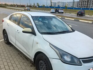 2019 Kia Rio IV, белый, 680000 рублей, вид 4