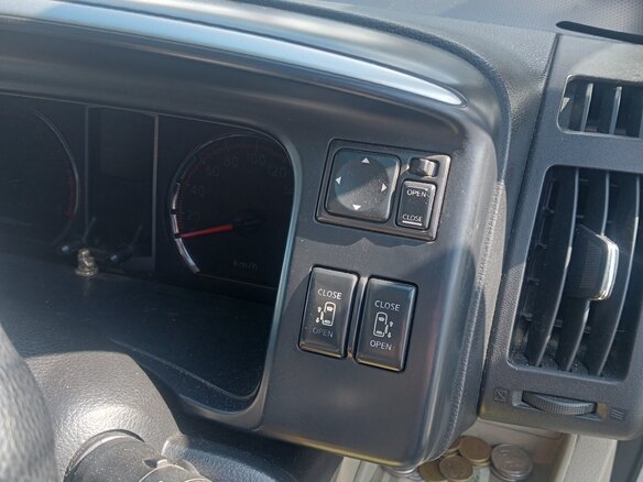 2008 Nissan Serena III (C25), белый, 990000 рублей - вид 15