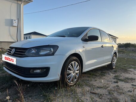 2019 Volkswagen Polo V Рестайлинг, белый, 940000 рублей, вид 1