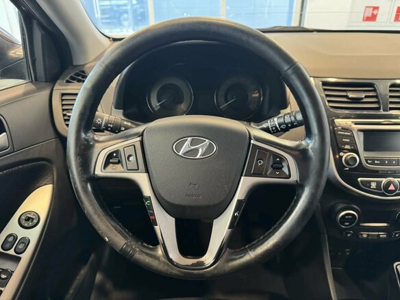 2016 Hyundai Solaris I Рестайлинг, коричневый, 849000 рублей - вид 17