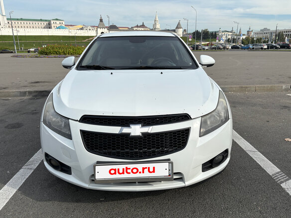 2011 Chevrolet Cruze I, белый, 450000 рублей - вид 1