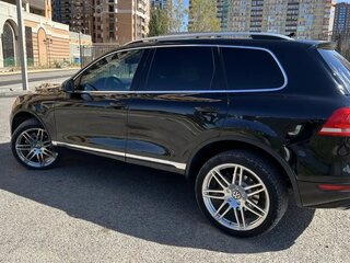 2011 Volkswagen Touareg II, чёрный, 1950000 рублей, вид 2