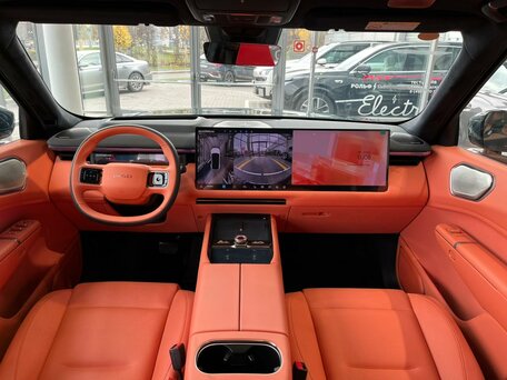 Lynk & Co 900