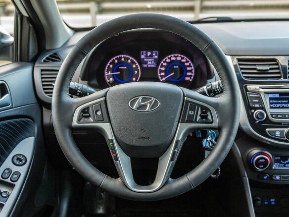 2015 Hyundai Solaris I Рестайлинг, белый, 1098000 рублей - вид 16