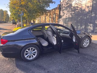 2013 BMW 5 серии 528i xDrive VI (F10/F11/F07) Рестайлинг, чёрный, 1990000 рублей, вид 3