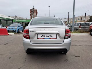 2026 Lada (ВАЗ) Granta I Рестайлинг, серебристый, 1077120 рублей, вид 4