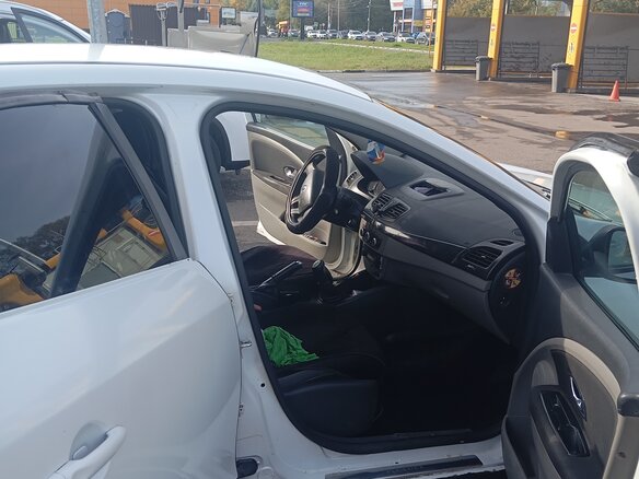 2012 Renault Fluence I, белый, 250000 рублей - вид 4