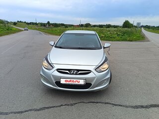 2012 Hyundai Solaris I, серебристый, 800000 рублей, вид 1