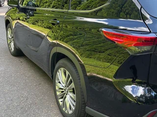 2025 Toyota Highlander IV (XU70), чёрный, 5300000 рублей, вид 3