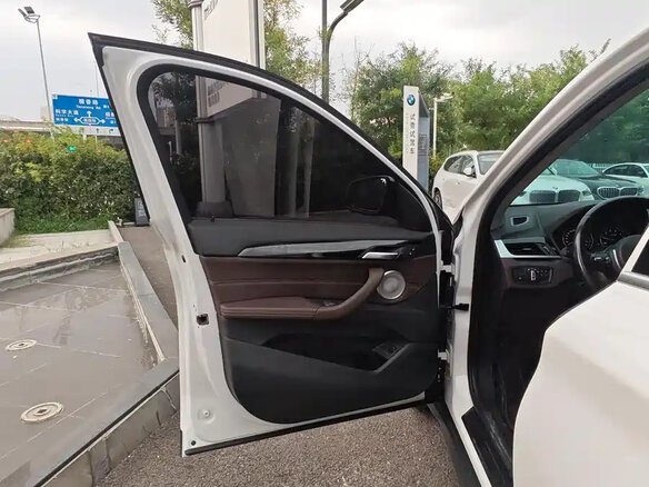 2022 BMW X1 Long 20Li sDrive II (F48) Рестайлинг, белый, 2100000 рублей - вид 8