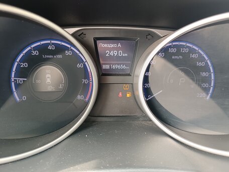 2013 Hyundai ix35 I, чёрный, 922000 рублей, вид 4