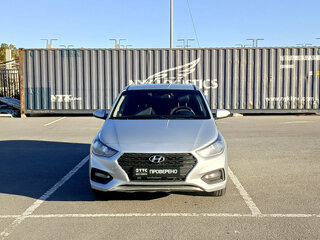 2018 Hyundai Solaris II, серебристый, 909000 рублей, вид 2