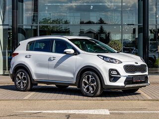 2018 Kia Sportage IV Рестайлинг, белый, 1895000 рублей, вид 3