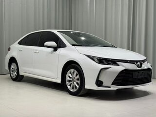 2022 Toyota Corolla XII (E210), белый, 1885000 рублей, вид 3