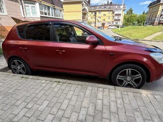 2009 Kia Ceed I, красный, 700000 рублей, вид 2