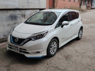 2017 Nissan Note e-Power II Рестайлинг, белый, 1050000 рублей, вид 2